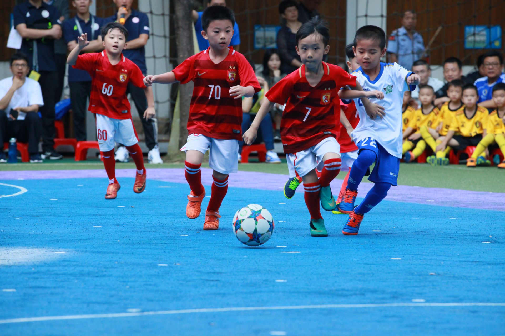 而是用更贴 而是用更贴